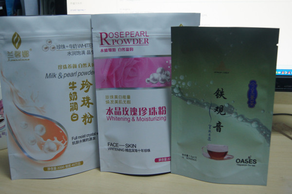 Ματ πλαστική στάση φύλλων αλουμινίου αργιλίου επάνω στην υγρασία σακουλών - απόδειξη Eco φιλικό