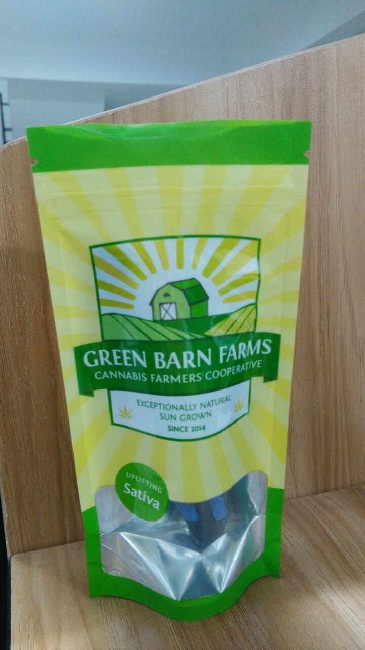 Προσαρμοσμένη στάση επάνω στις τοποθετημένες σε στρώματα τσάντες φερμουάρ φύλλων αλουμινίου αλουμινίου τροφίμων με το σαφές παράθυρο