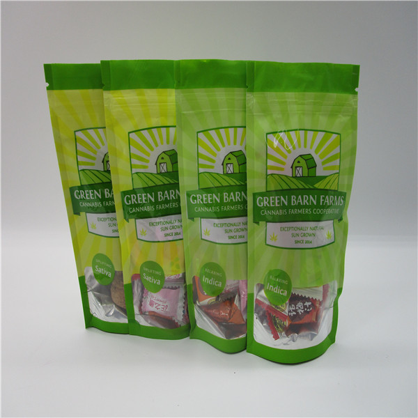 Σπόροι καννάβεων που συσκευάζουν την ιδιωτική πλαστική σακούλα ετικετών με το φερμουάρ για τους σπόρους Connabis