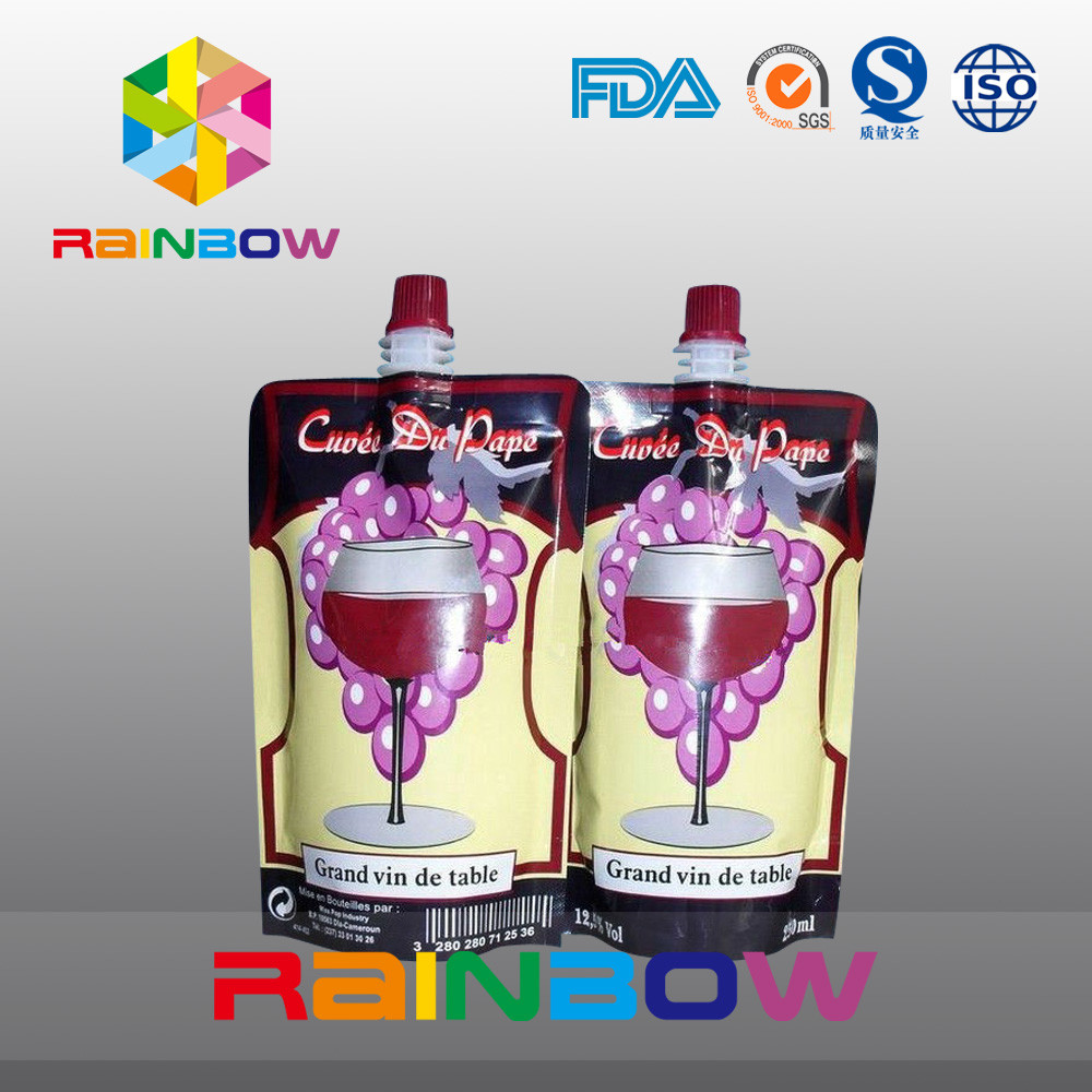 Οι επαναχρησιμοποιήσιμες παιδικές τροφές τοποθετούν σε σάκκο/συσκευασία σακουλών παιδικών τροφών με το σωλήνα και το κουτάλι σωλήνων