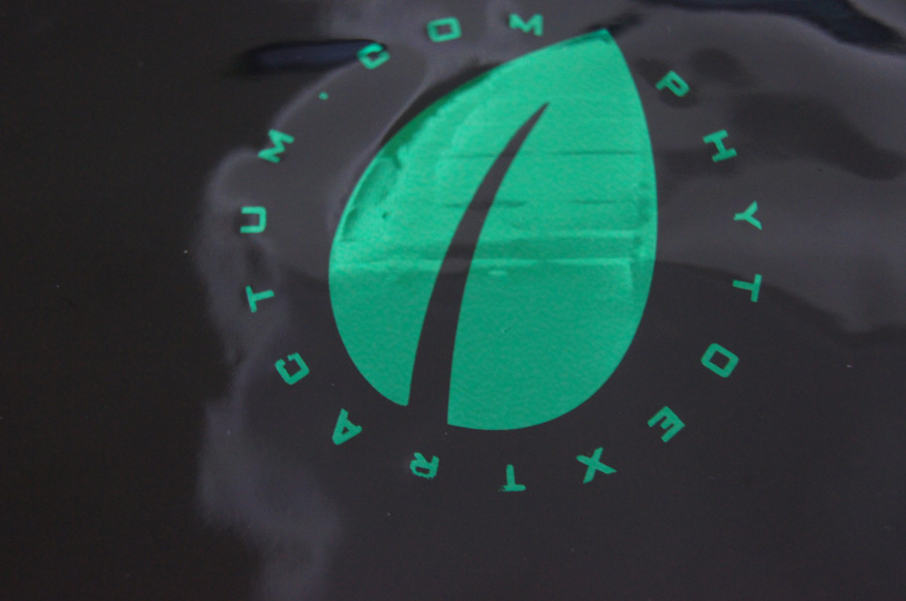 Σαφές μπροστινό βοτανικό θυμίαμα που συσκευάζει το ανακυκλώσιμο λογότυπο συνήθειας για την άδεια καπνών