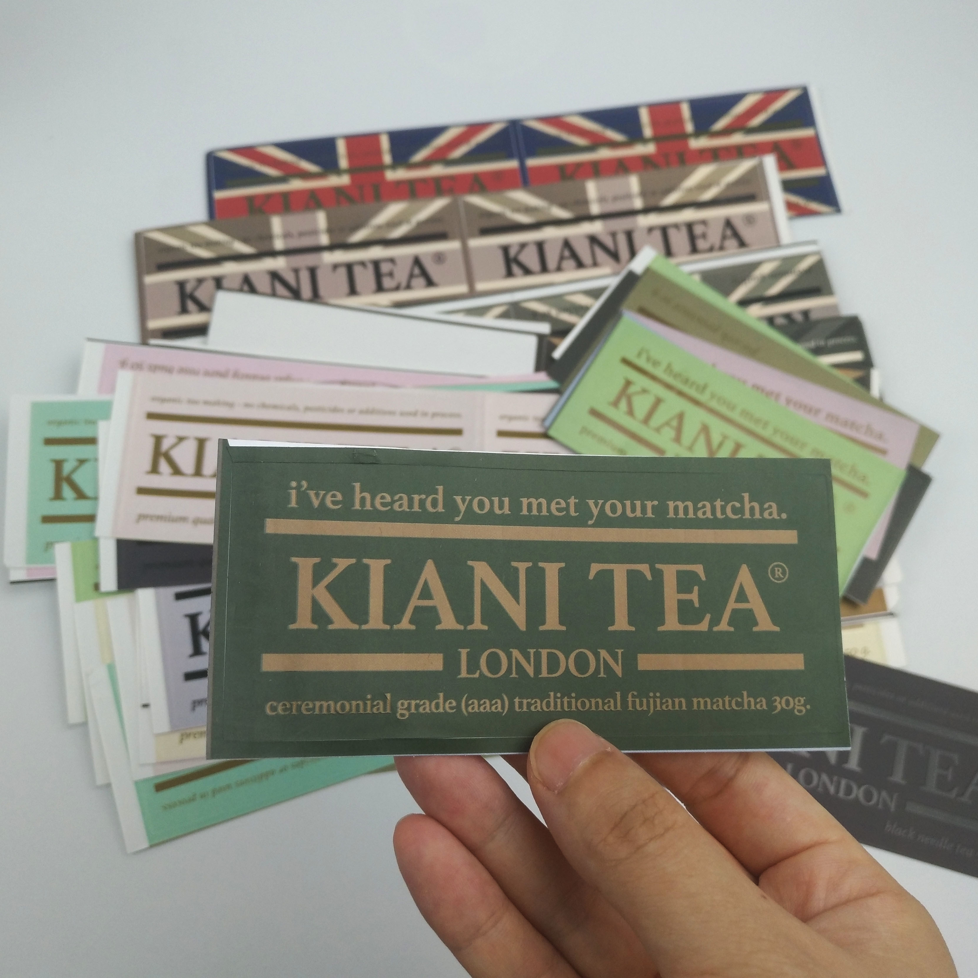 Δεχτείτε συνήθειας λογότυπων cOem τυπωμένες τις Fashionabl αυτοκόλλητων ετικεττών συγκολλητικές κρασιού αυτοκόλλητες ετικέττες συγκολλητικών ετικετών ετικετών αδιάβροχες