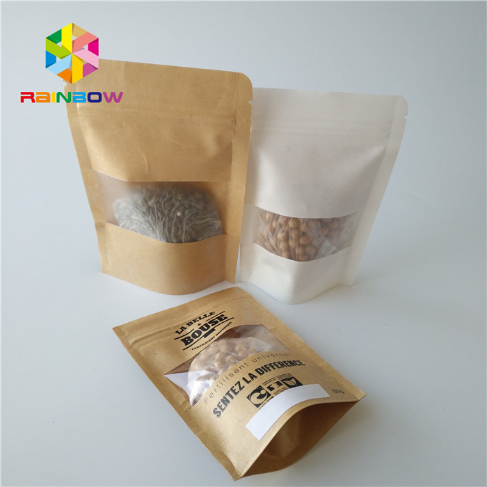 Η στάση τσιμπά επάνω τη σαφή πλαστική σακούλα κλειδαριών φερμουάρ τσαντών συσκευασίας τροφίμων διαφανή με το παράθυρο