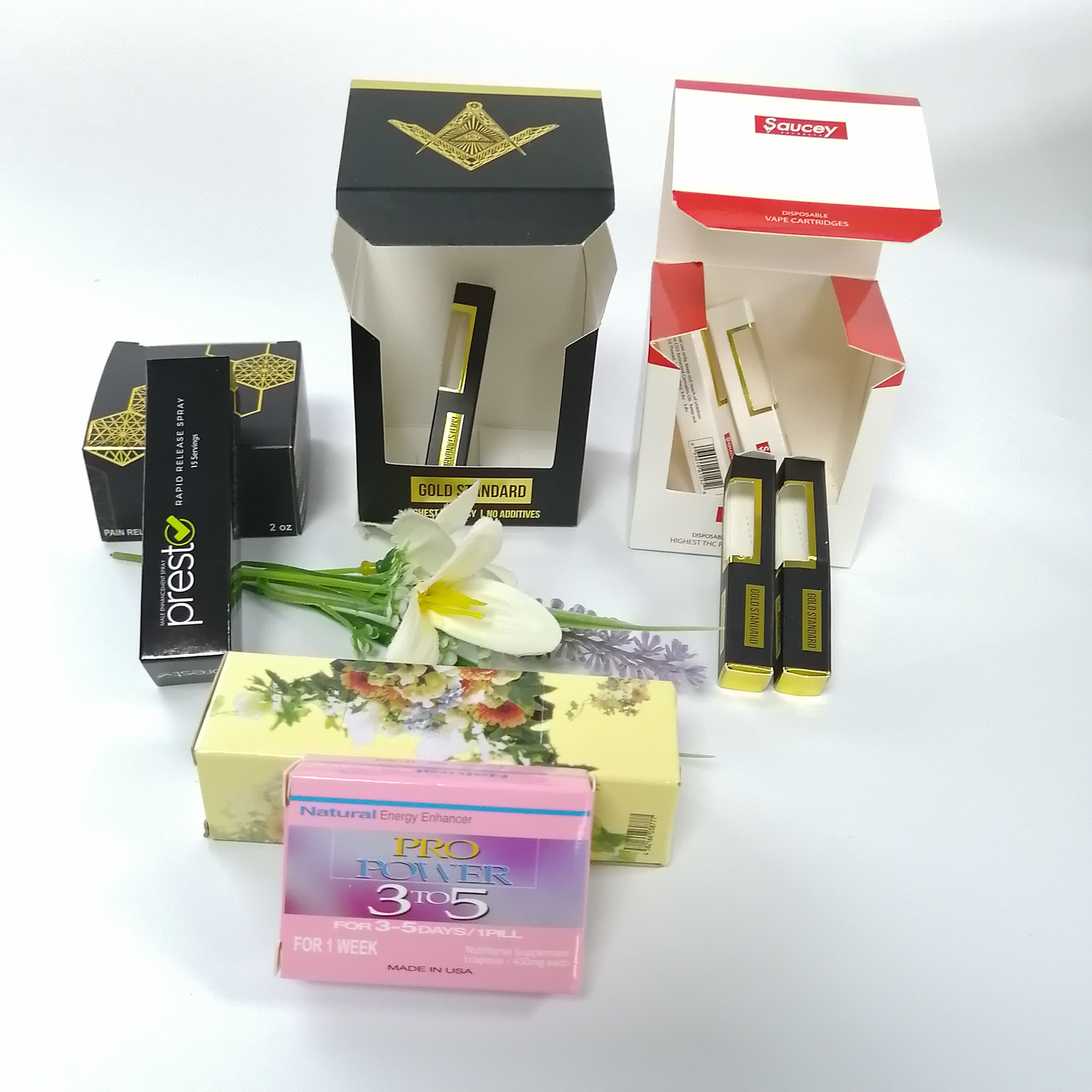 Η συσκευασία σακουλών φύλλων αλουμινίου αργιλίου συνήθειας, στέκεται επάνω το επίπεδο κατώτατο σημείο τσαντών καφέ με τη βαλβίδα