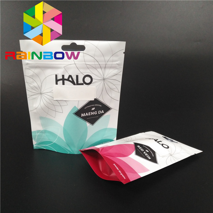 Μικτή η καρυκεύματα συσκευάζοντας στάση σκονών επάνω στη ματ επιφάνεια σακουλών τελειώνει το FDA πιστοποιημένο