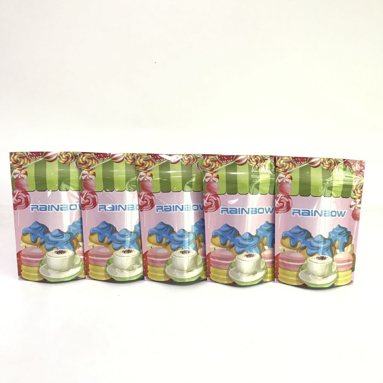 Η ψηφιακή συσκευασία τροφίμων εκτύπωσης τοποθετεί τη στάση φύλλων αλουμινίου αργιλίου επάνω στις τσάντες για τη συσκευασία πρόχειρων φαγητών σε σάκκο