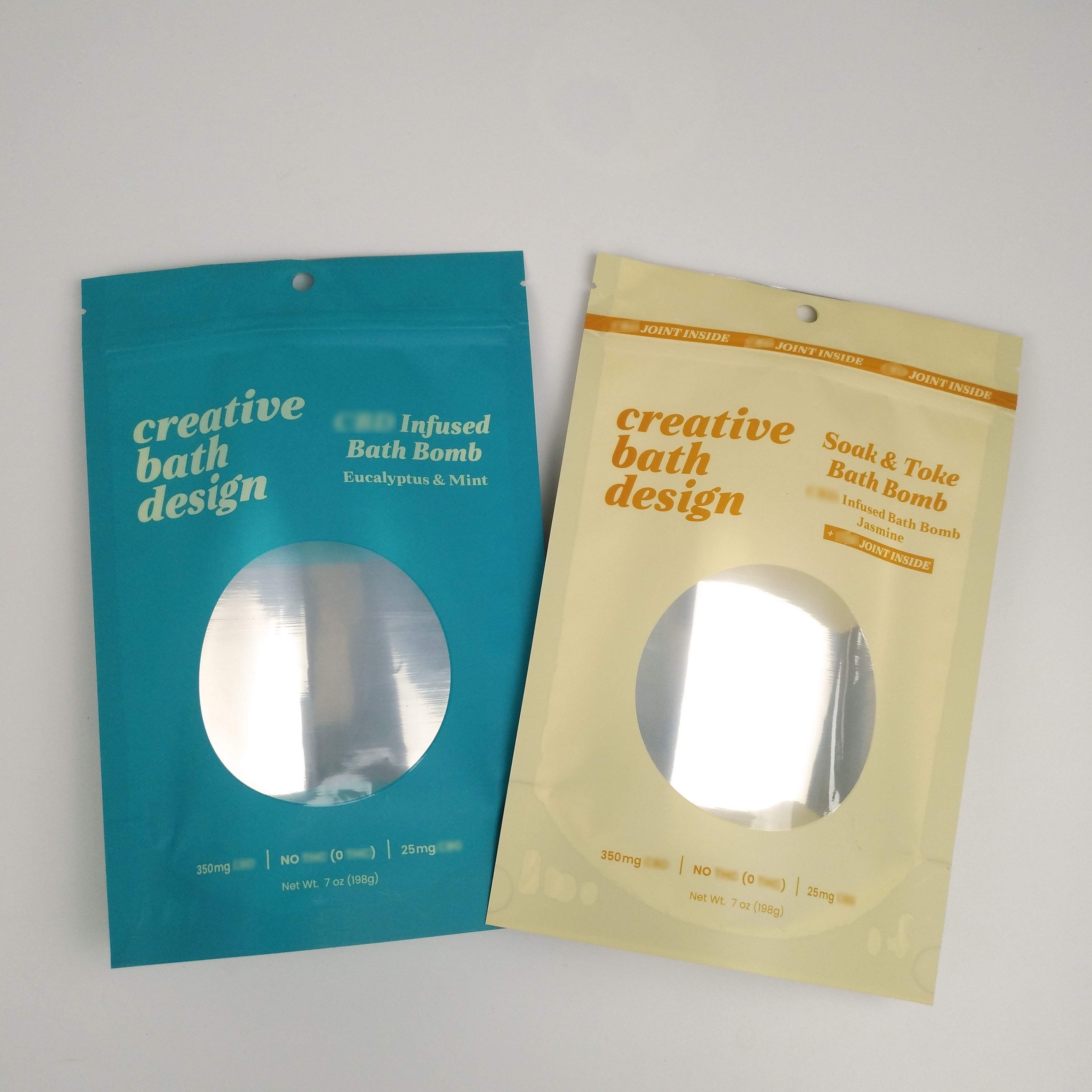 Οι τσάντες με το σαφές χονδρικό μυρωδιάς απόδειξης τροφίμων αποθήκευσης φύλλο αλουμινίου τσαντών Mylar αργιλίου Resealable στέκονται επάνω τη σακούλα με το σαφές παράθυρο