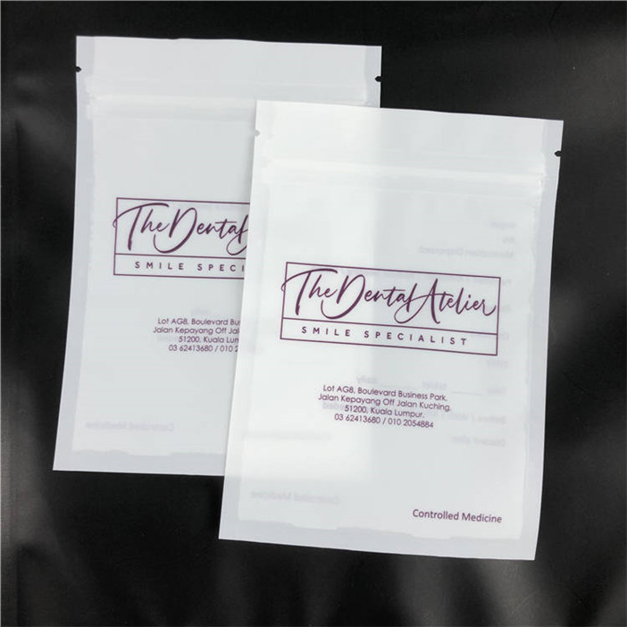 Η συνήθεια τύπωσε τις επίπεδες συσκευάζοντας τσάντες μεταλλινών Mylar ευθυγραμμιστών με μια πλευρά σαφή